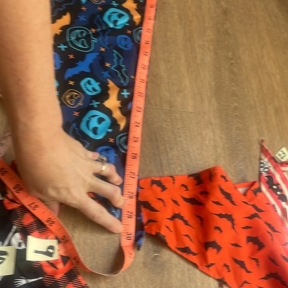 Doggie pet scarfs lightweight, 4 for $20.00 adjustable small large dogs NEW